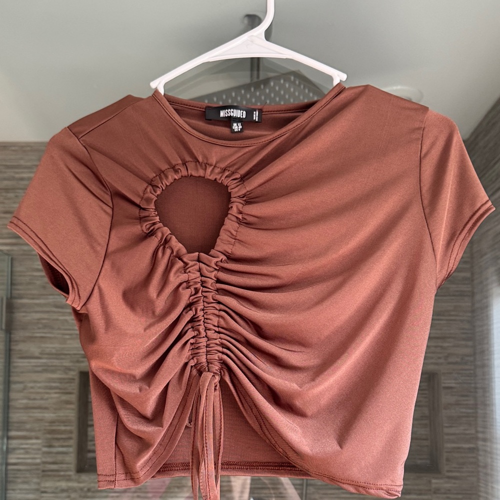 Missguided Brown Ruched Cutout Short Sleeve Top